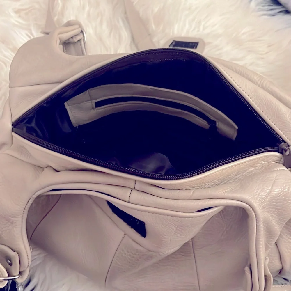 Cream Vintage Leather Hobo Bag. Medium Size Rare Vintage
